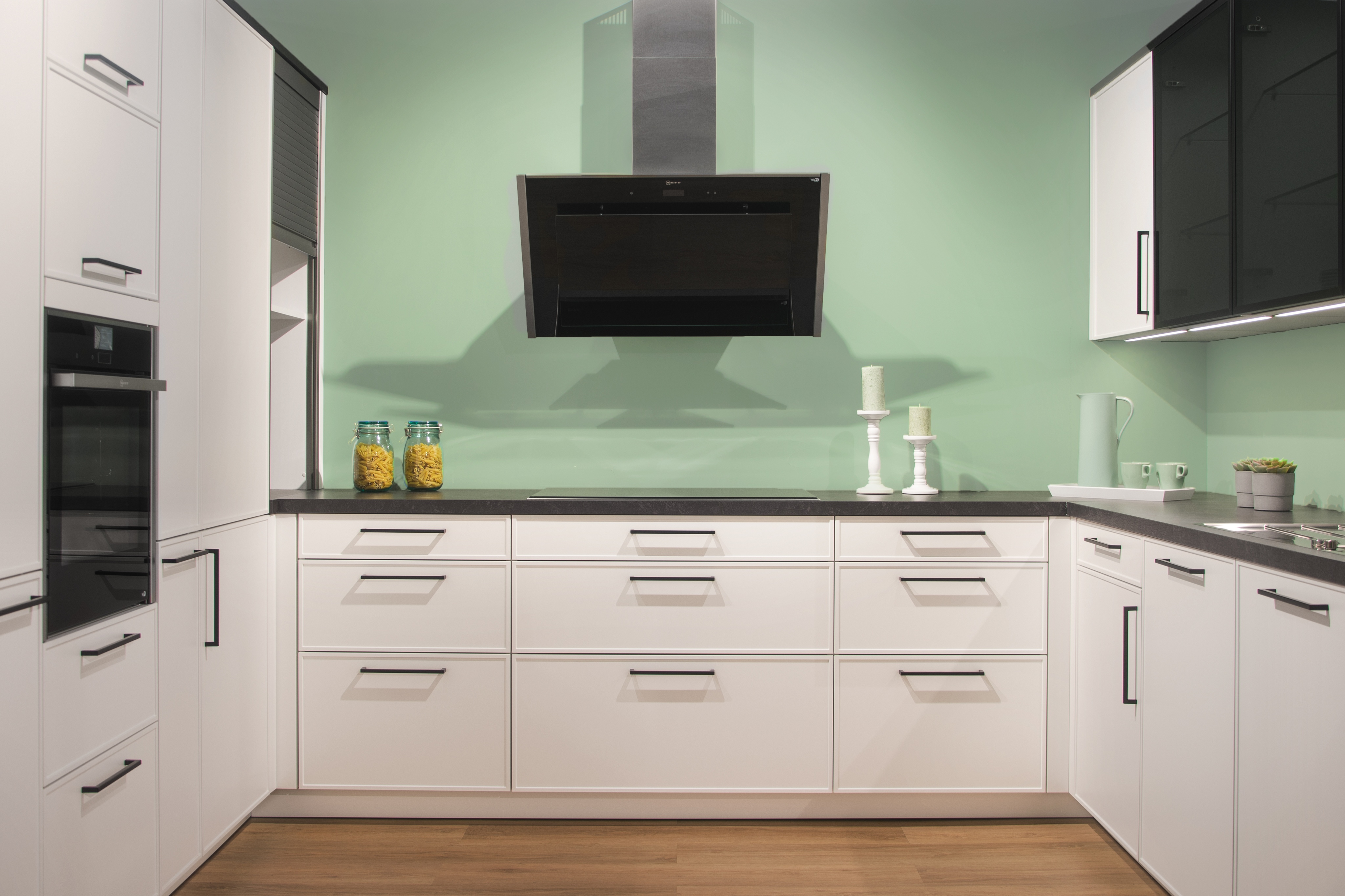 Rotpunkt Küchen, Front: Smala (Mattlack) Farbe: Snow