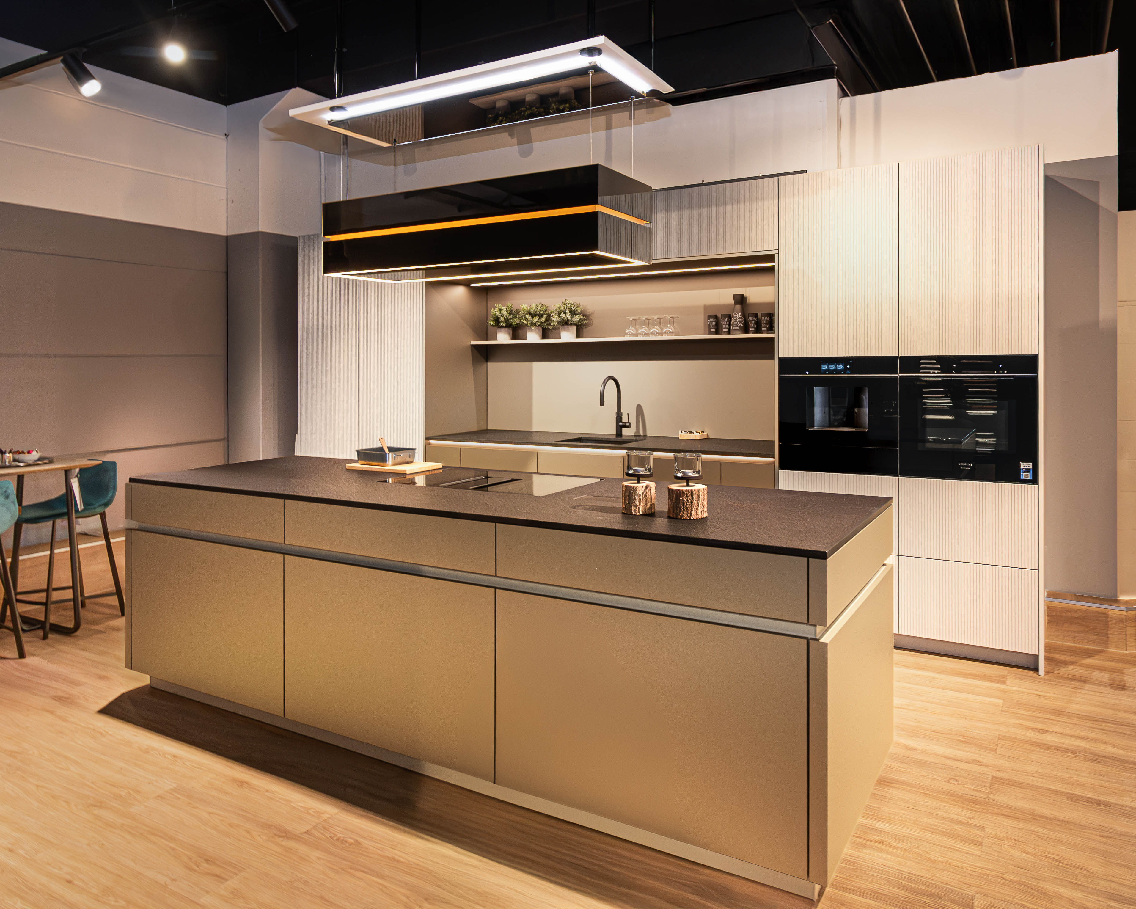 Moderne Kücheninsel