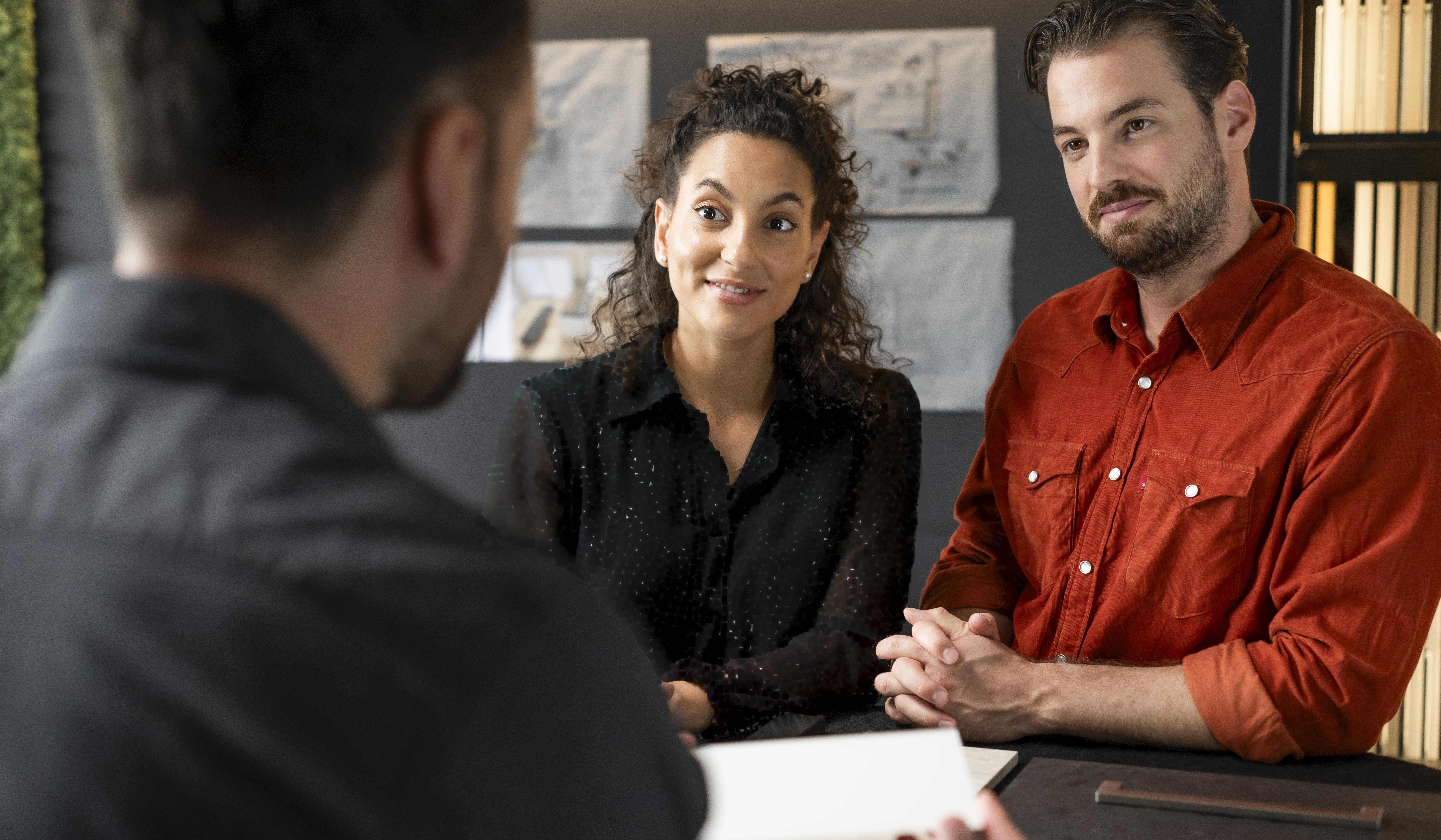 Beratungsgespräch Küchenkauf Menschen